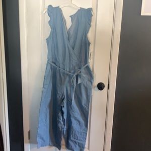 NWT⭐️ Old Navy Jean/Chambray Jumpsuit Capri Length